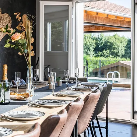 L'écrin De Xattys - De Gamme Avec Spa, Terrain De Pétanque, Piscine Et Baby-foot *