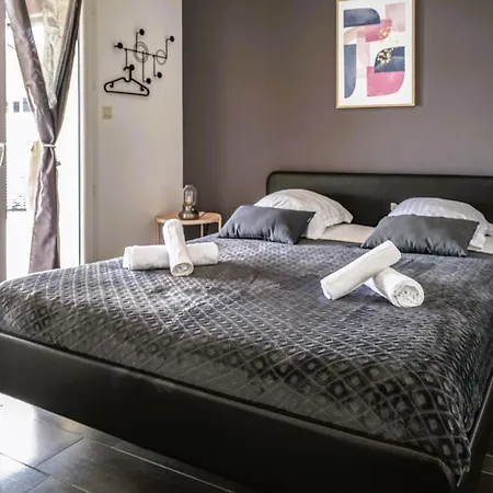 L'écrin De Xattys - De Gamme Avec Spa, Terrain De Pétanque, Piscine Et Baby-foot * Cleurie